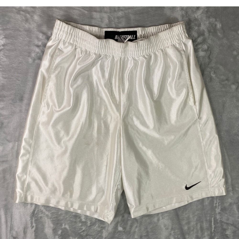 Nike Basketball New Money Shorts Mens Medium White Metallic 207630-101 Mesh 2010